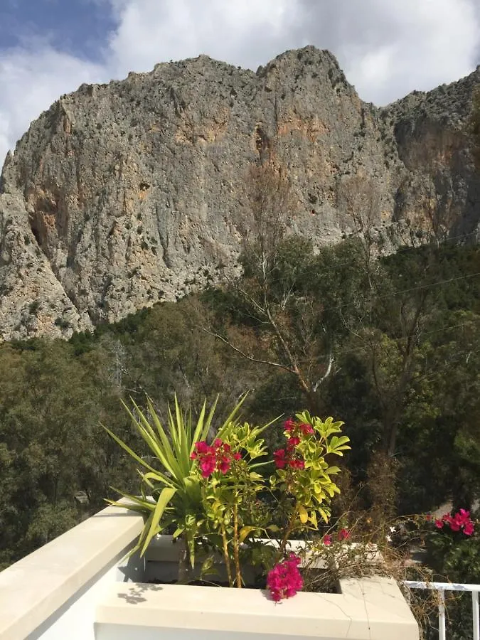 캡슐호텔 El Nido Del Chorro 호텔